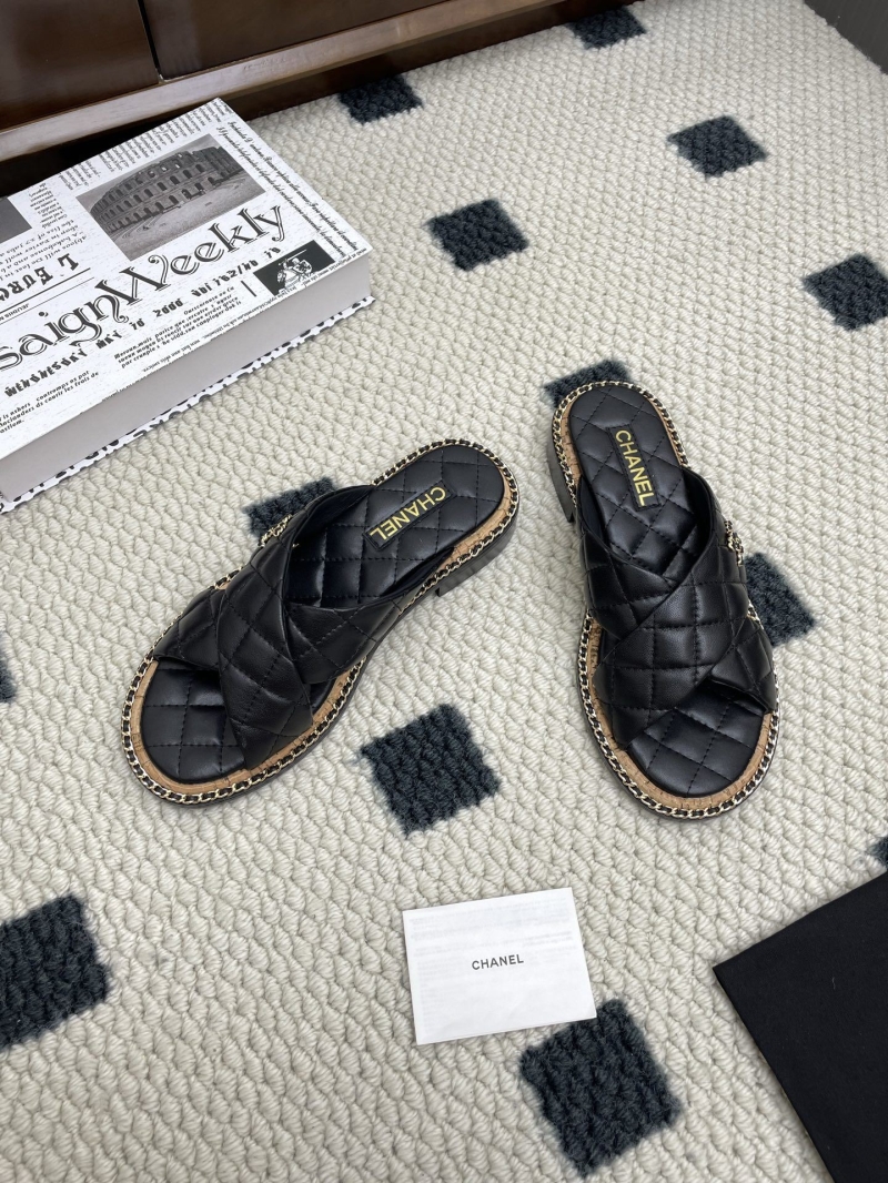 Ch**el slippers